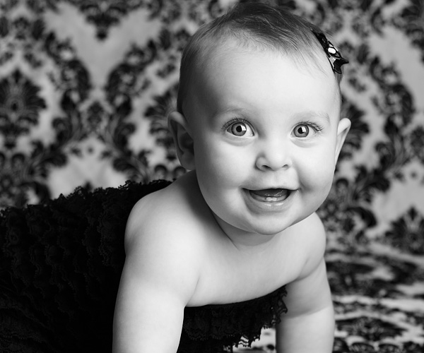 smiling baby girl demask background