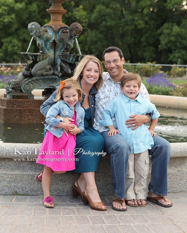 Family portrait at the Minneapolis Rose Garden fountain